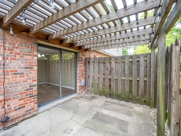7752 Montgomery Rd #55 — Photo 36