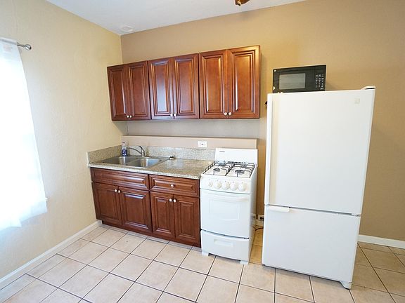 5th image of 2886 Mission Blvd #5-F