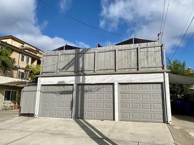 3954 Albatross St — Photo 1