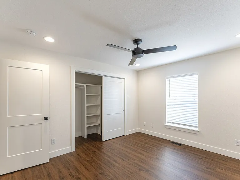 Highland Park Apartments — Photo 12