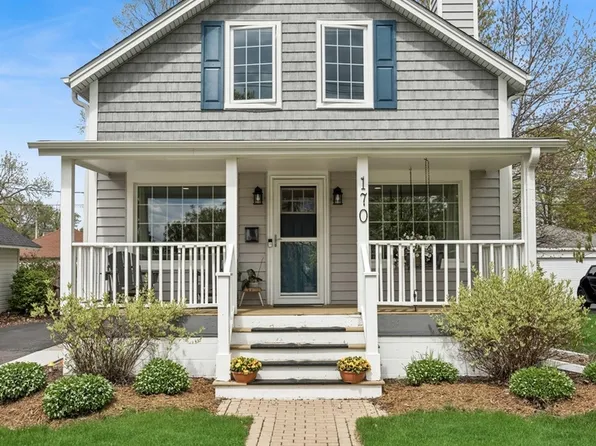 170 University St, Crystal Lake, IL 60014