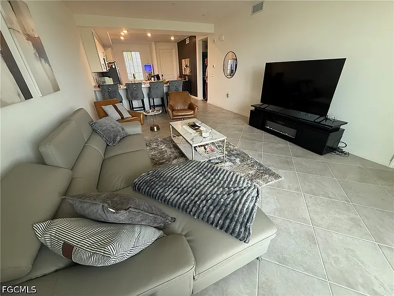 15285 Green Acres Ave #425 — Photo 5