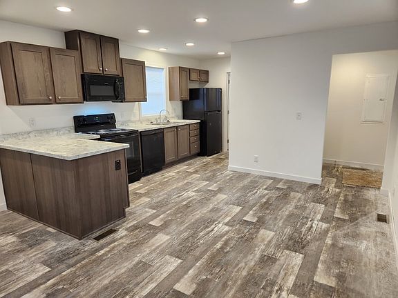 3rd image of 10602 S Valette Cir #136