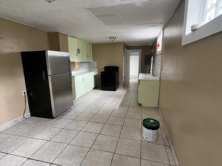 Kitchen / Dining