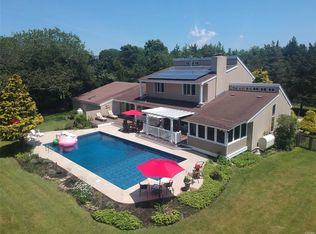 17 Tuthill Ln, Remsenburg, NY 11960