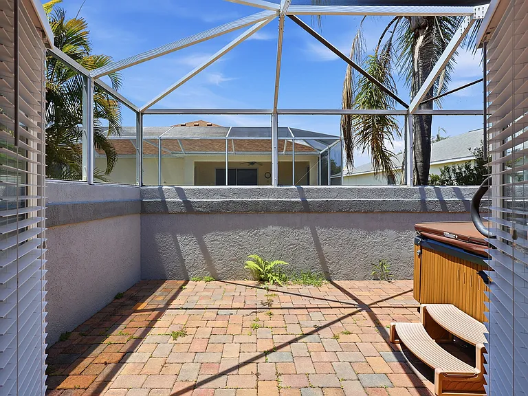 11206 Longwood Ct — Photo 35