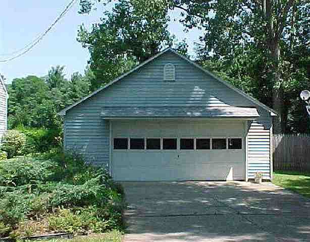 2nd image of 15 SCHUSTER Road