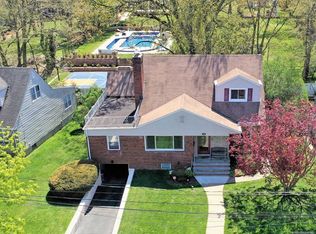 38 Herrick Ave, Teaneck, NJ 07666