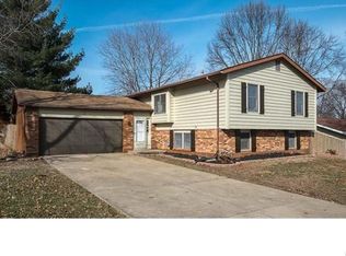 2 Oak Terrace Dr, Saint Peters, MO 63376