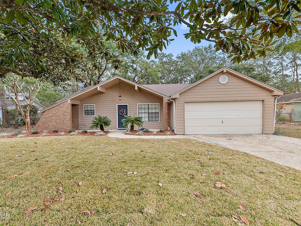 1st image of 6716 Red Bud Ln