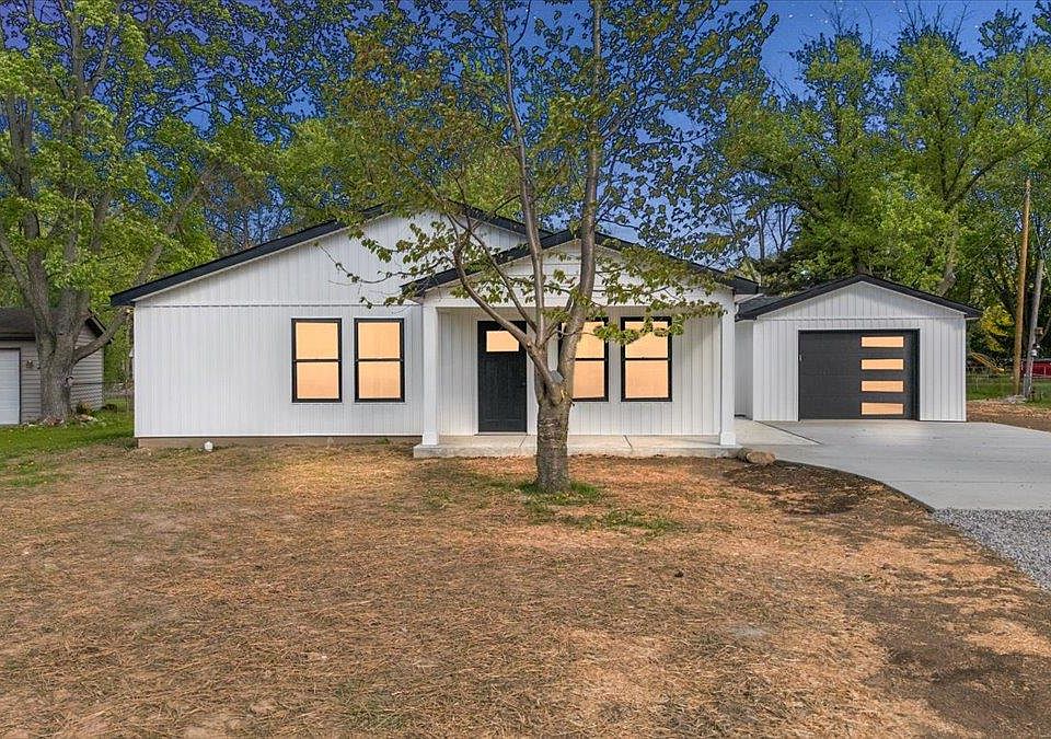 1st image of 6165 Woodsdale Dr
