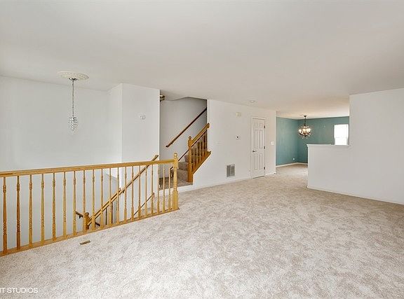 3rd image of 54 E Clare Ct