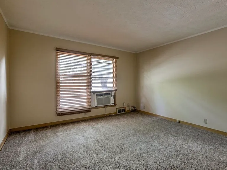 1901 E St #1 — Photo 5