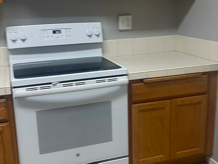2460 Avignon Cir — Photo 12