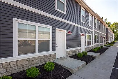 CROSSFIELD TOWNHOMES — Photo 6