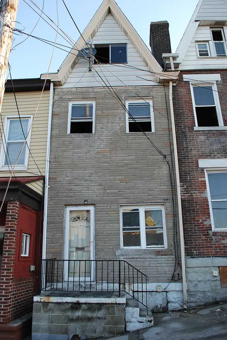 519 1/2 53rd St photo 1