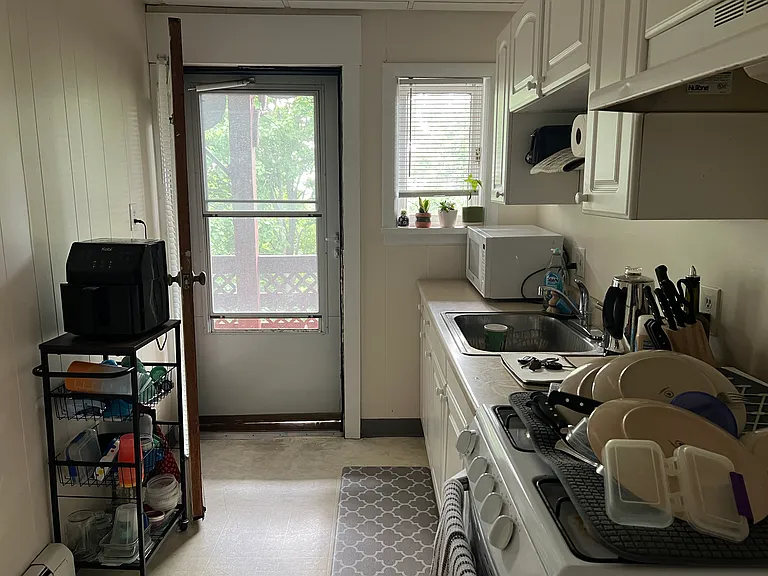 100 Quincy Ave #5 — Photo 5