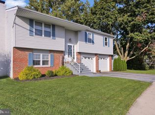 922 Clover Dr, Wyomissing, PA 19610