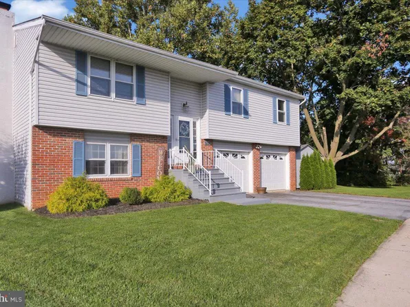 922 Clover Dr, Wyomissing, PA 19610