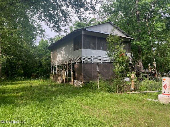 177 River Bend Rd, Lucedale, MS 39452
