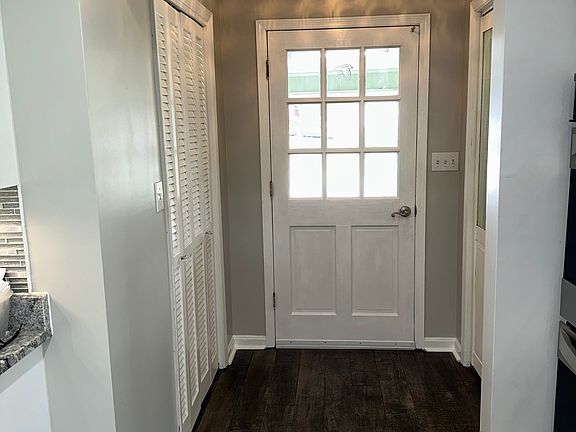 3rd image of 500 Payne Pl