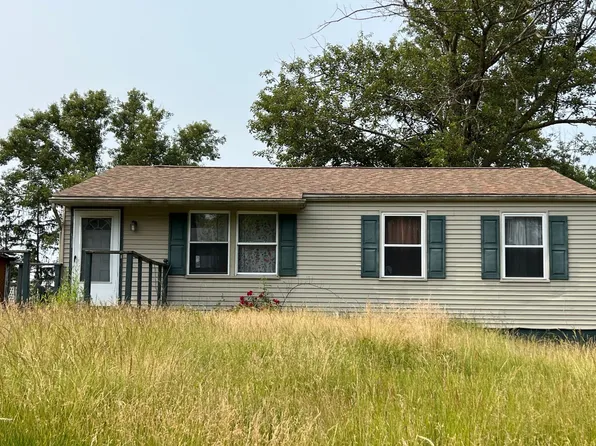 8 Peppertree Dr, Coraopolis, PA 15108