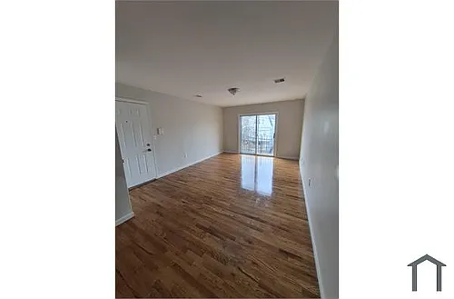 16 Cedar Ave Photo 1