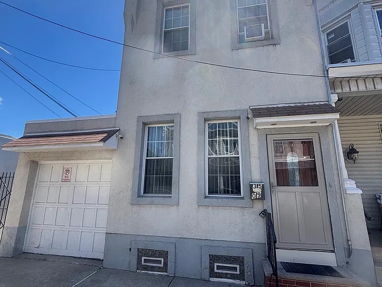 3509 Mercer St — Photo 2