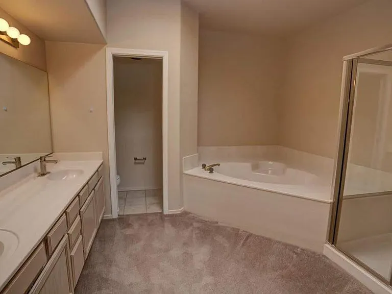 108 N Champagne Pl — Photo 23