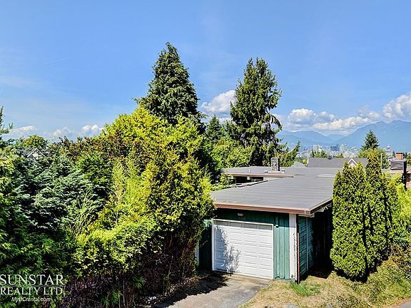 4th image of 4539 Cambie St #204