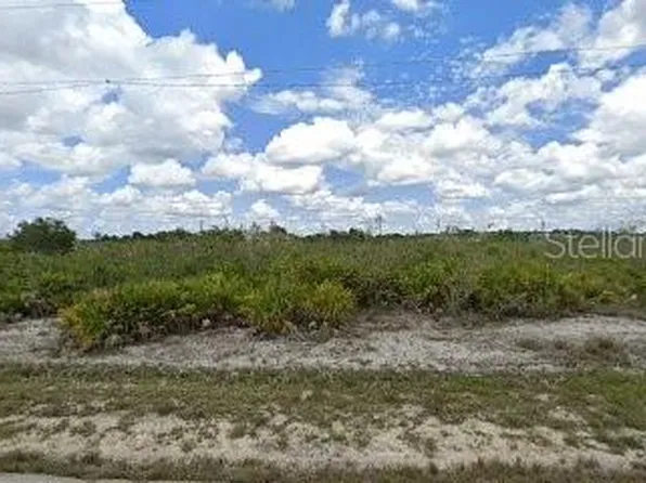 2814 70th St W #18, Lehigh Acres, FL 33971