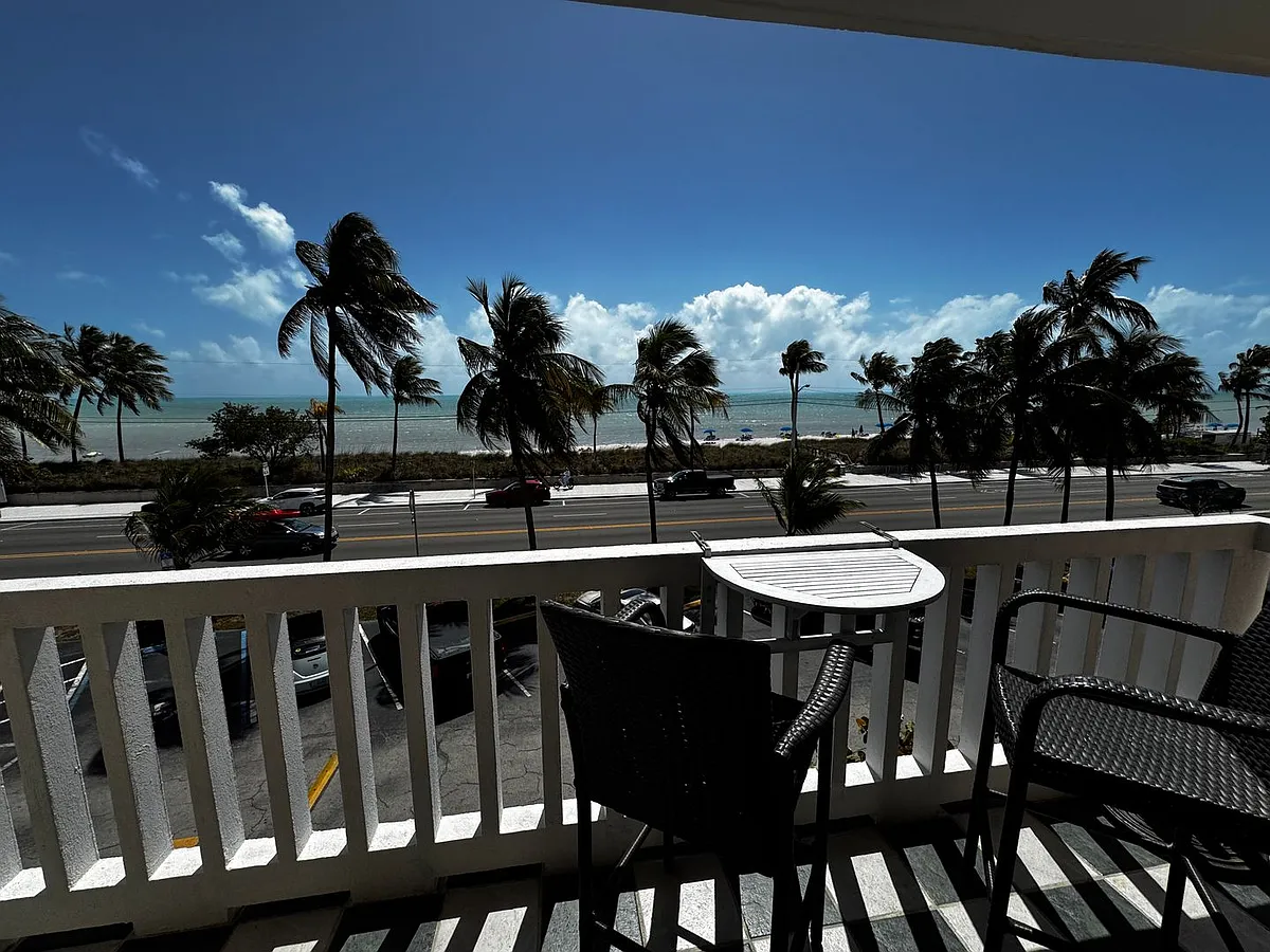 Building Photo - 2601 S Roosevelt Blvd #303A