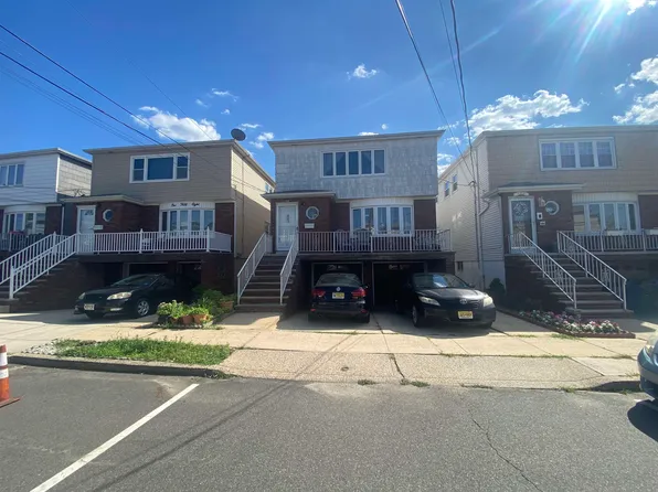 160 West 18th Street image 1 of 17