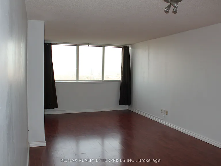 2466 Eglinton Ave E #LPH8 — Photo 14