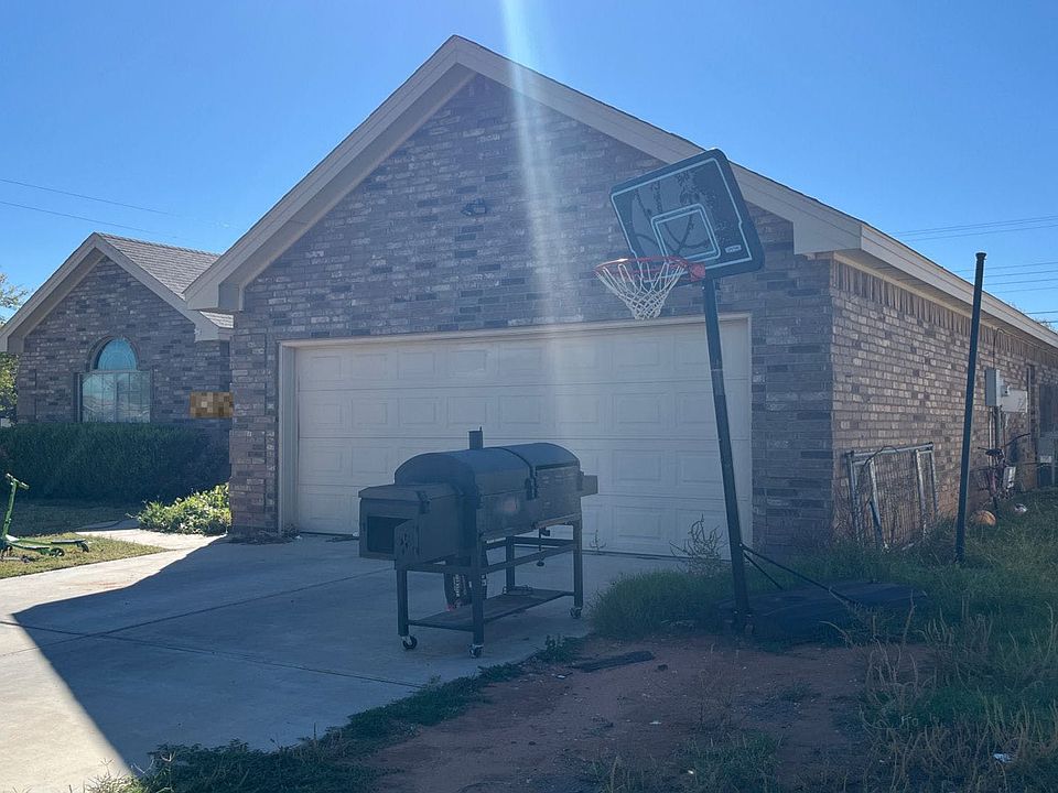 2nd image of 701 NW 7th St