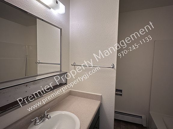 4th image of 3206 Emerald Ct APT D