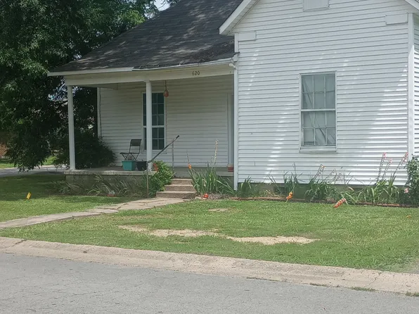620 1st St #B, Conway, AR 72032