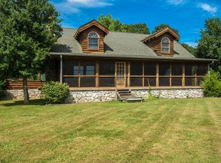 1794 Mosley Ferry Rd, Chapmansboro, TN 37035