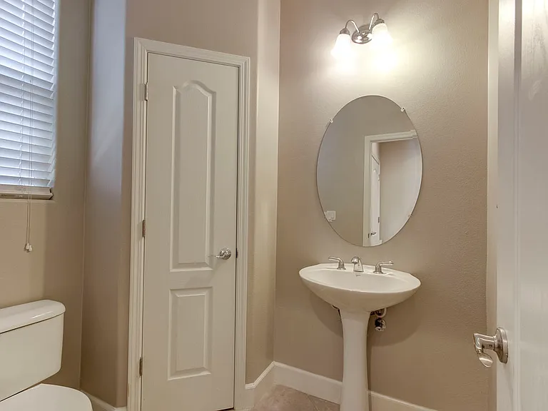 2070 Mary Helen Ln — Photo 13
