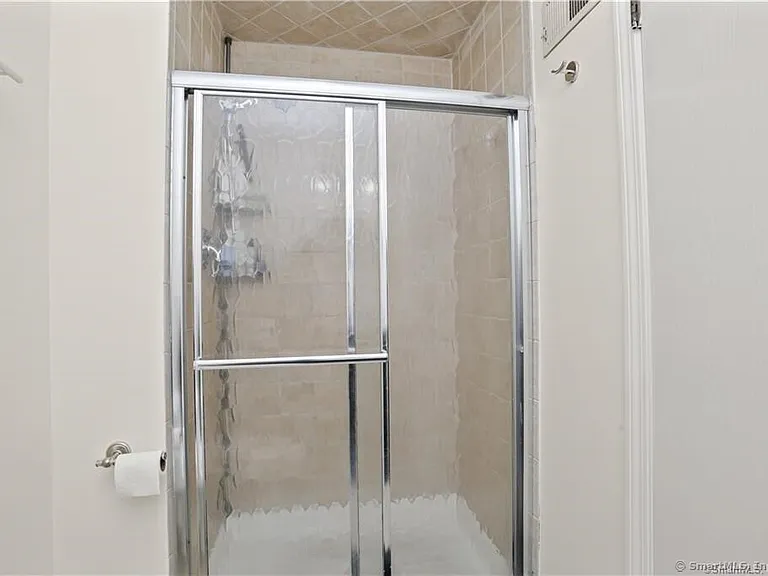 237 Strawberry Hill Ave #42 — Photo 22