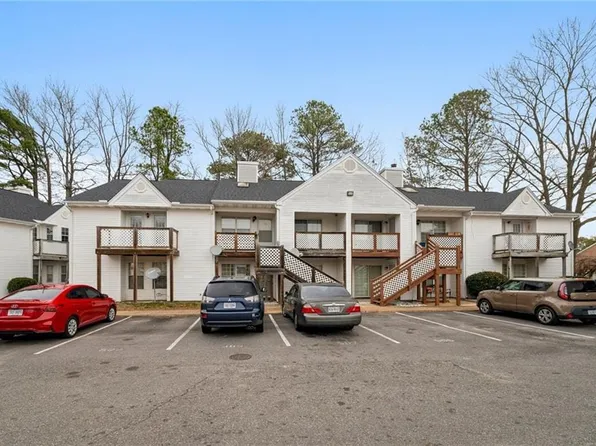 90 Emeraude Plage #B, Hampton, VA 23666