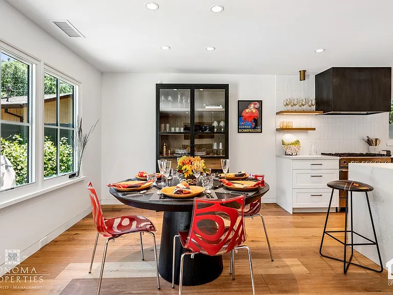 282 Richards Blvd — Photo 12