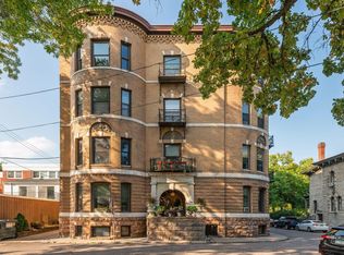 11 Summit Ct APT 16, Saint Paul, MN 55102