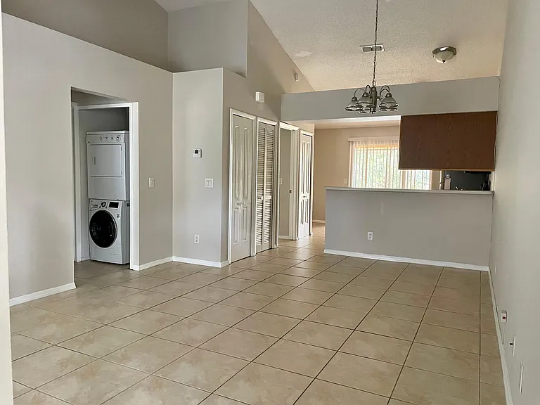 124 Reserve Cir #200 — Photo 5
