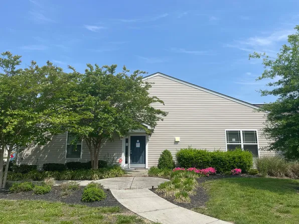 30 Cresthaven Ln, Dover, DE 19901