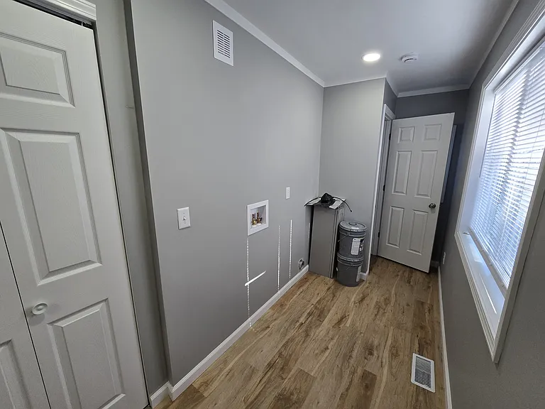 1219 E Madison St — Photo 13