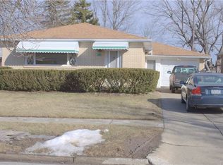 29 Lordan Dr, Cheektowaga, NY 14227