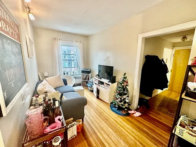 435 Hanover St #5D — Photo 1