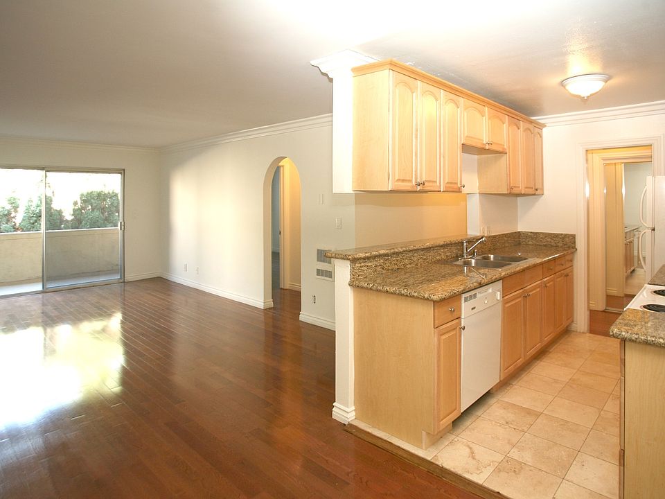 1st image of 2616 5th St APT 104