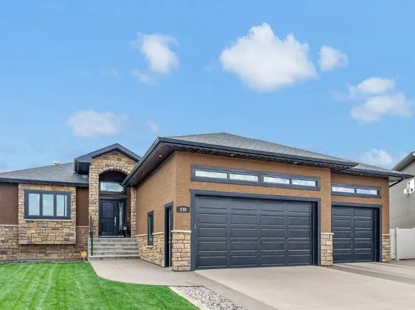 236 N Hamptons Way SE, Medicine Hat, AB T1B 0E1